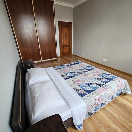 Ernaz Plus Apartments-Expo-Boulevard 130 Astana Eksteriør bilde
