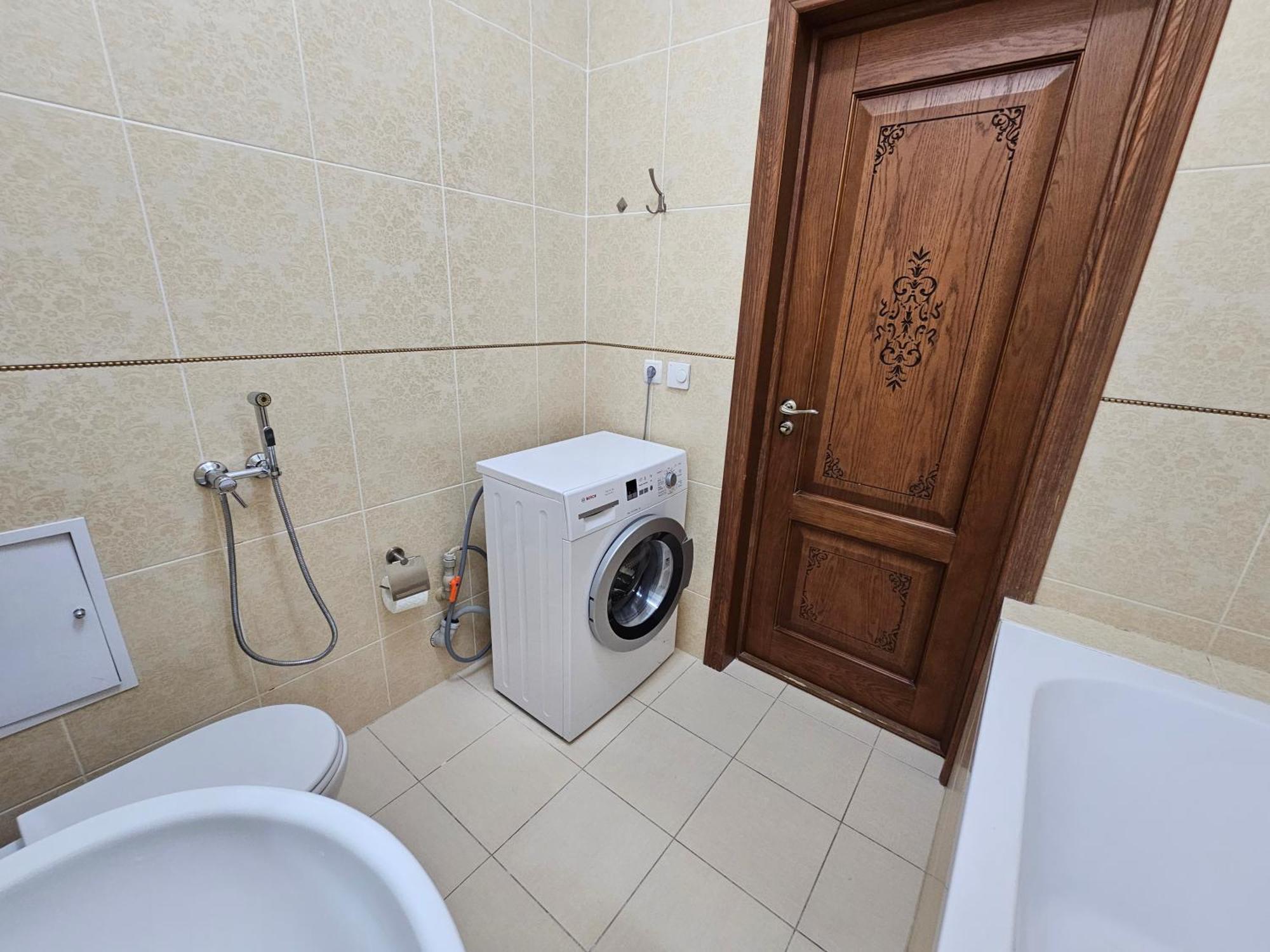 Ernaz Plus Apartments-Expo-Boulevard 130 Astana Eksteriør bilde