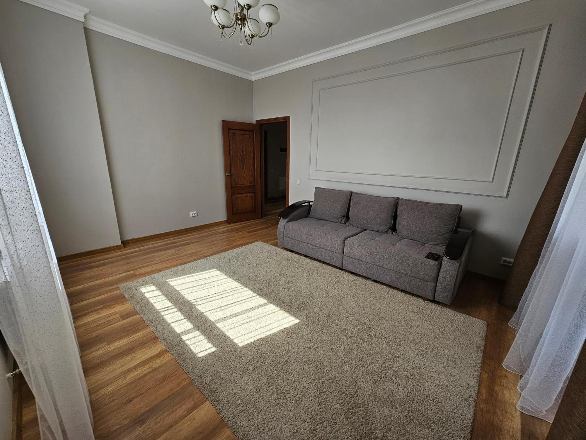 Ernaz Plus Apartments-Expo-Boulevard 130 Astana Eksteriør bilde